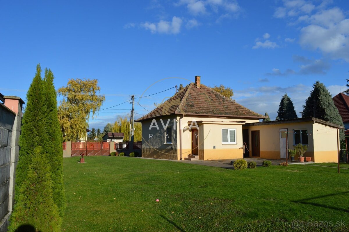 NA PREDAJ: 2 izbový rodinný dom s pekným pozemkom 1523m2 - J