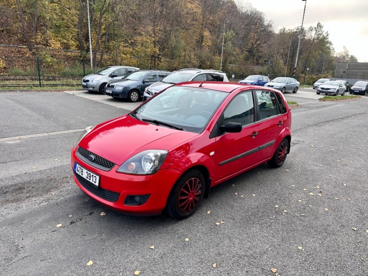 Ford Fiesta 1,3i - 51KW - Klimatizace