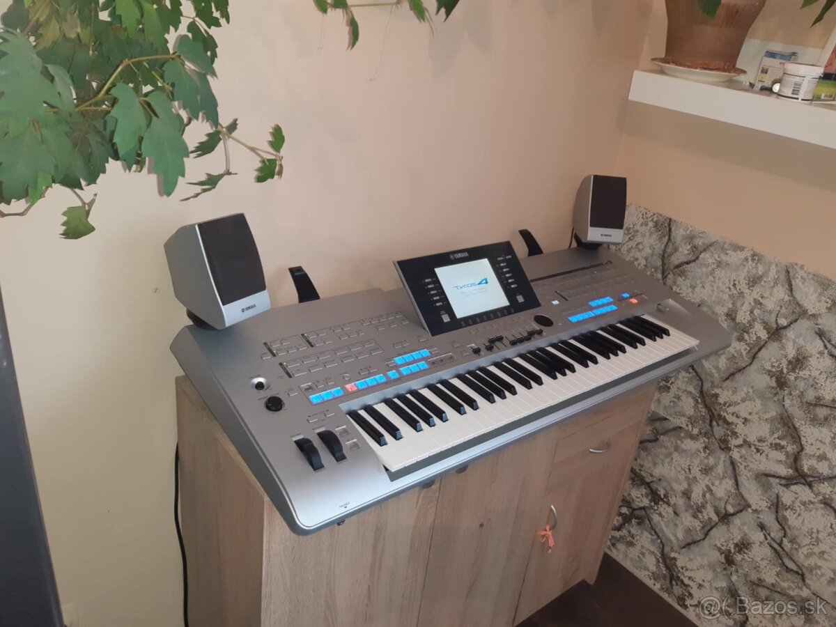 YAMAHA TYROS 4