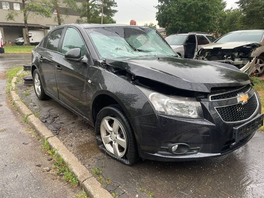 Rozpredám Chevrolet Cruze benzín diesel automat manuál