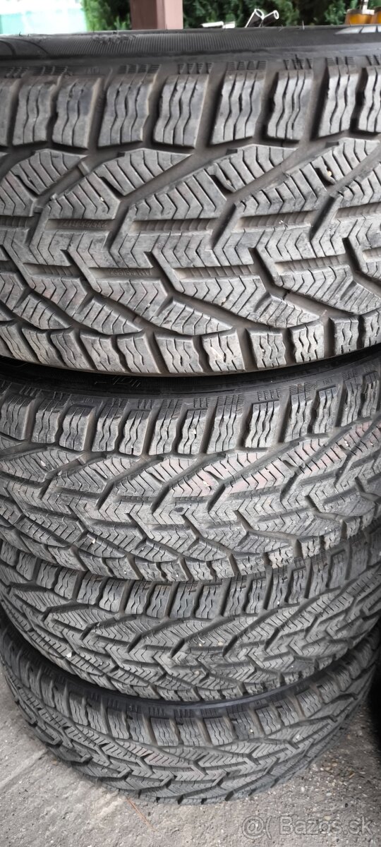 Zimné pneumatiky 235/55R17