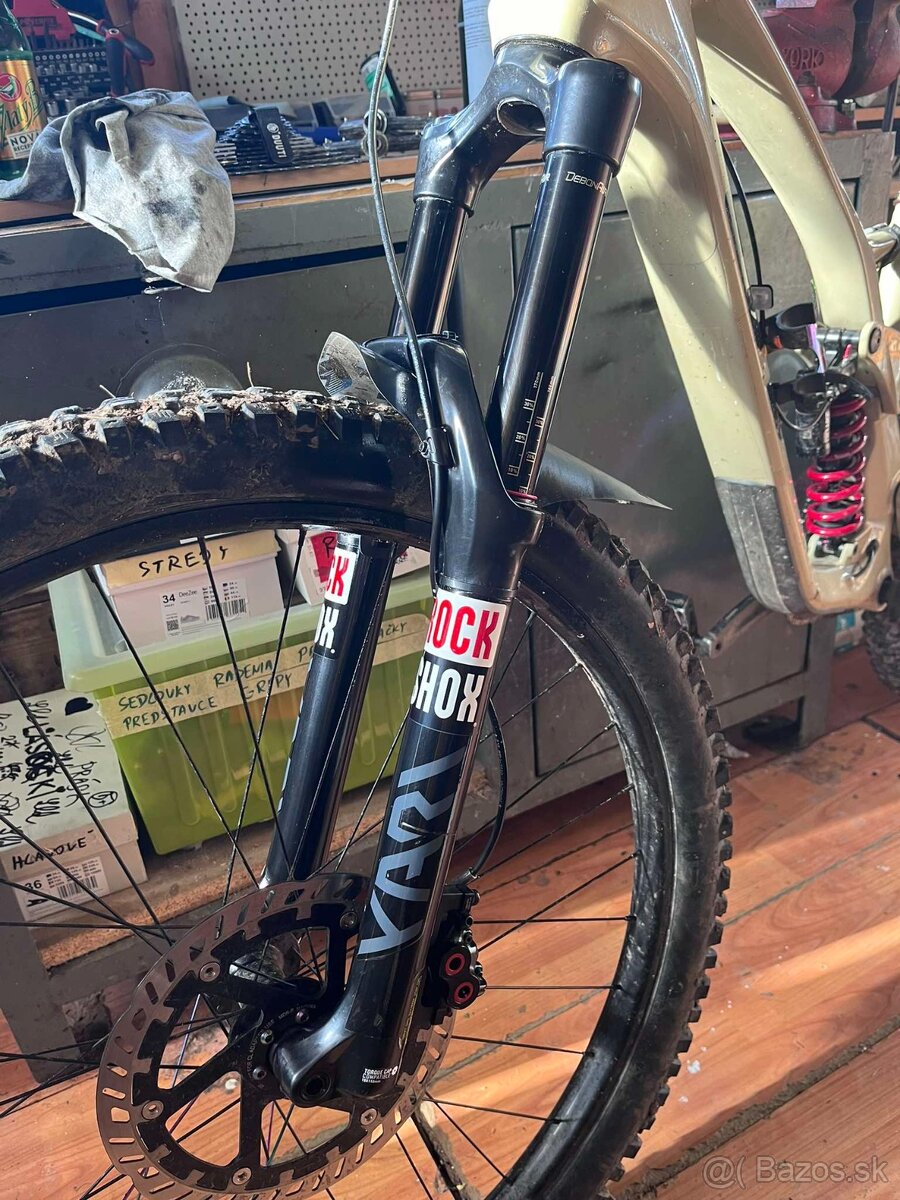 Rock shox Yari 29