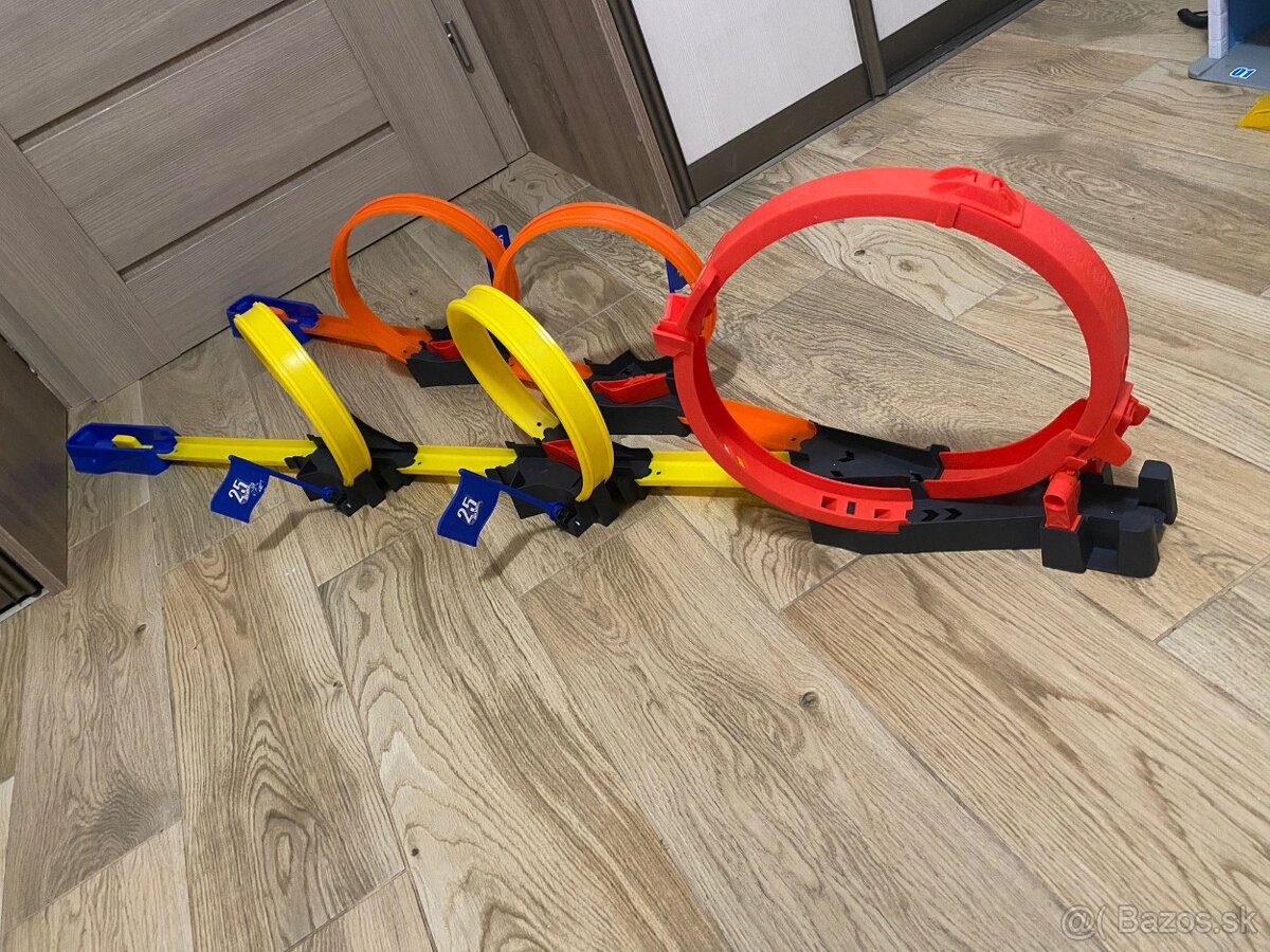 Hot Wheels Multi Loop