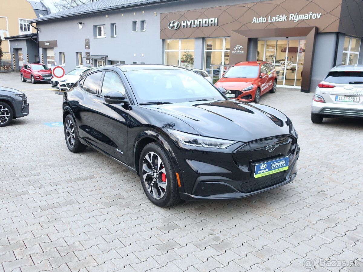 Ford Mustang Mach-E PREMIUM 75kWh 4x4 268kW NOVÉ ZÁRUKA