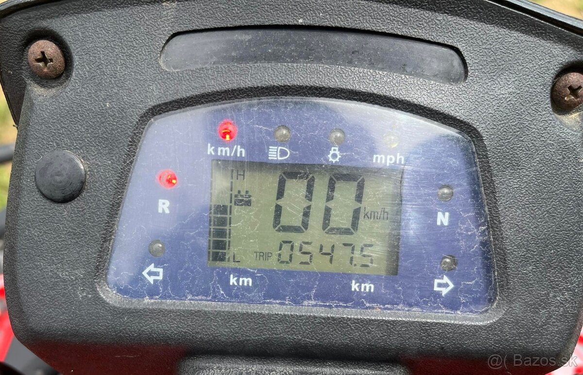 Predné svetlo, tachometer ATV