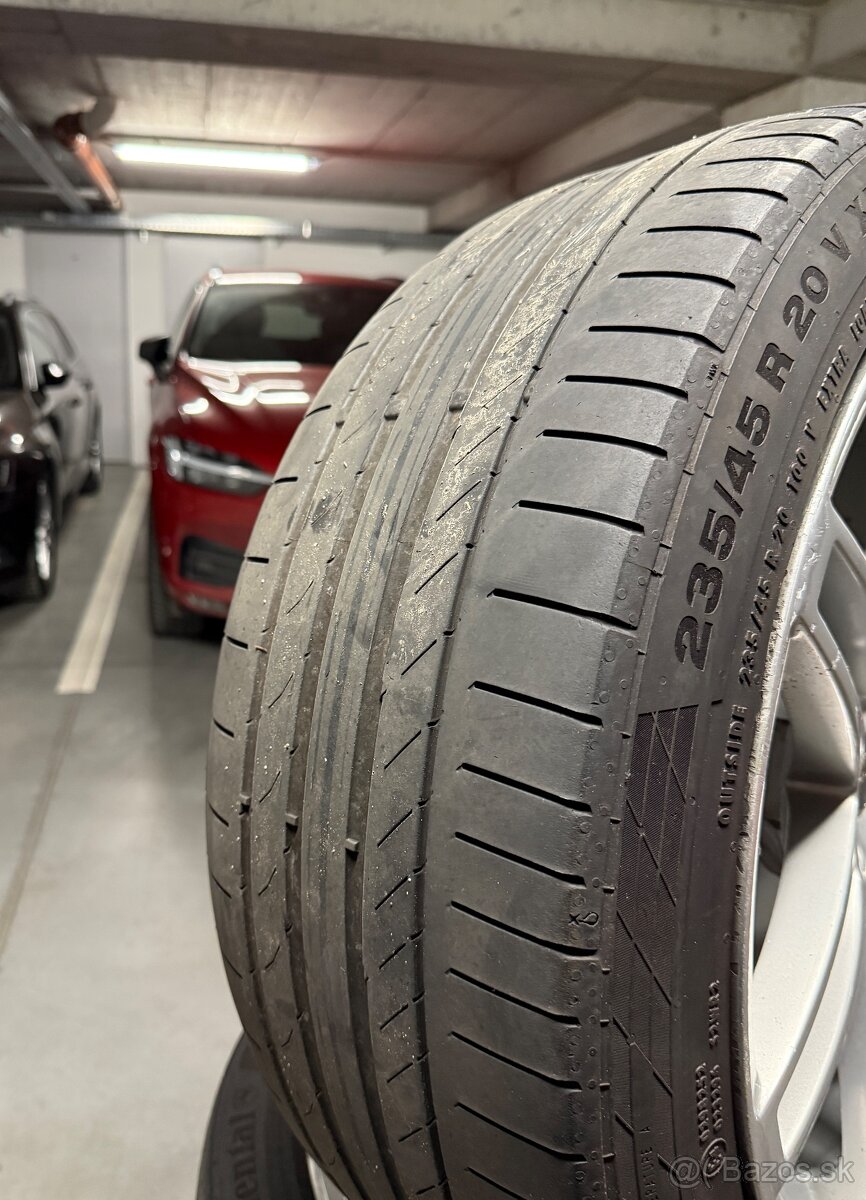 Predám letné pneumatiky 235/45 R20