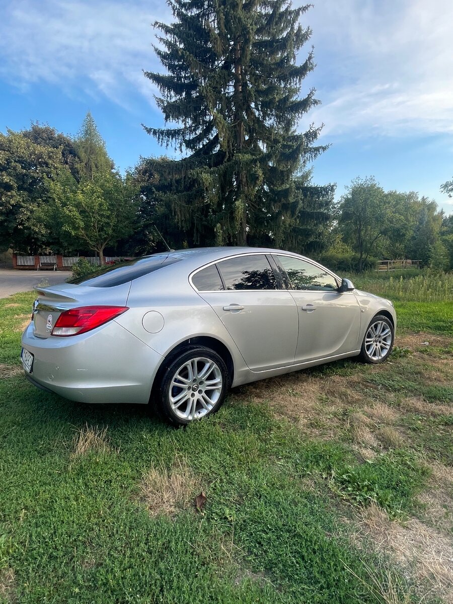 OPEL INSIGNIA