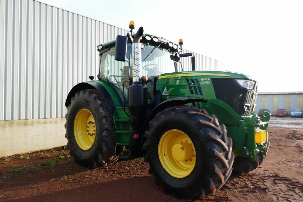 2015 JOHN DEERE 6215R 4WD