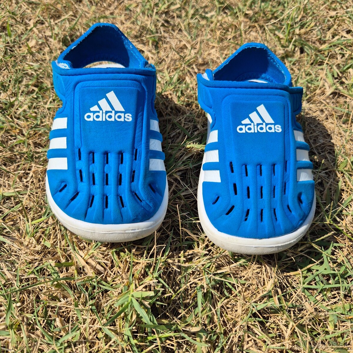 Sandalky adidas č.20