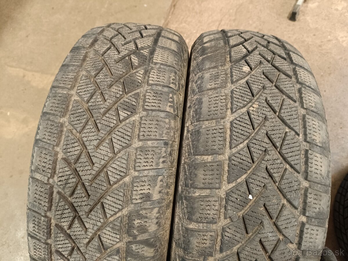 Zimné pneumatiky 235/70R16 -2ks6,5mm