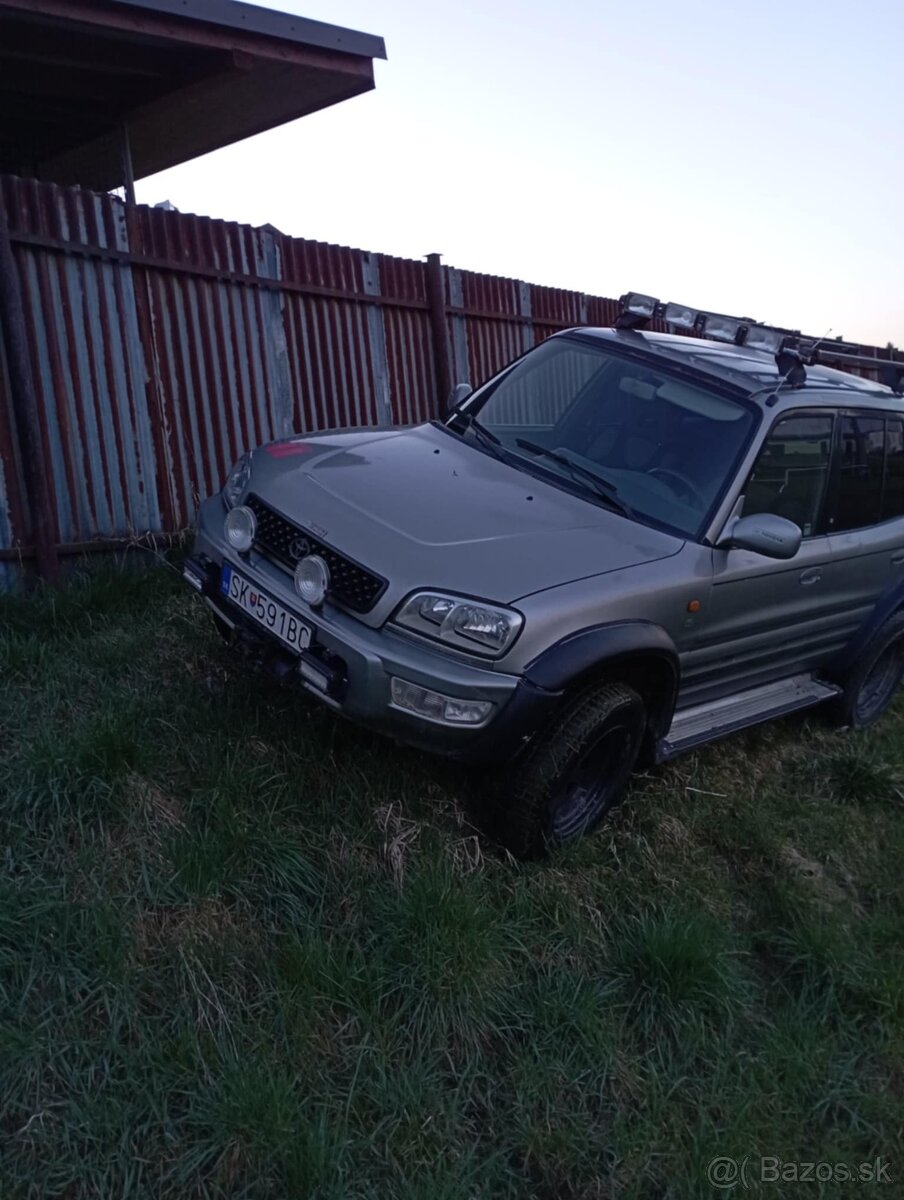 TOYOTA RAV4