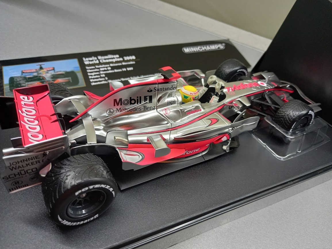 F1 MCLAREN MERCEDES MP4/23 2008 HAMILTON MINICHAMPS 1:18