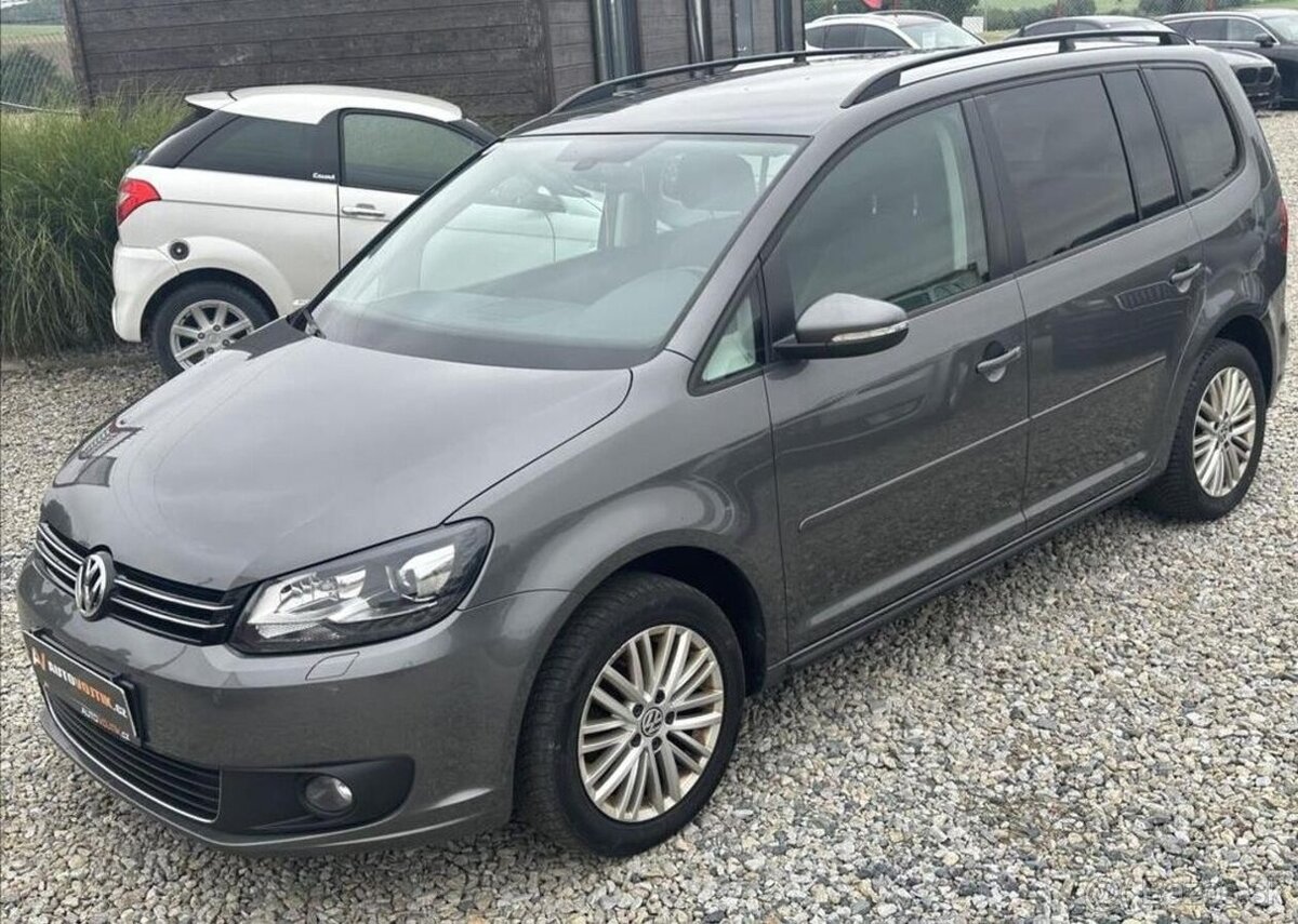 Volkswagen Touran LED 77kW SERVISKA,ROZVODY nafta manuál