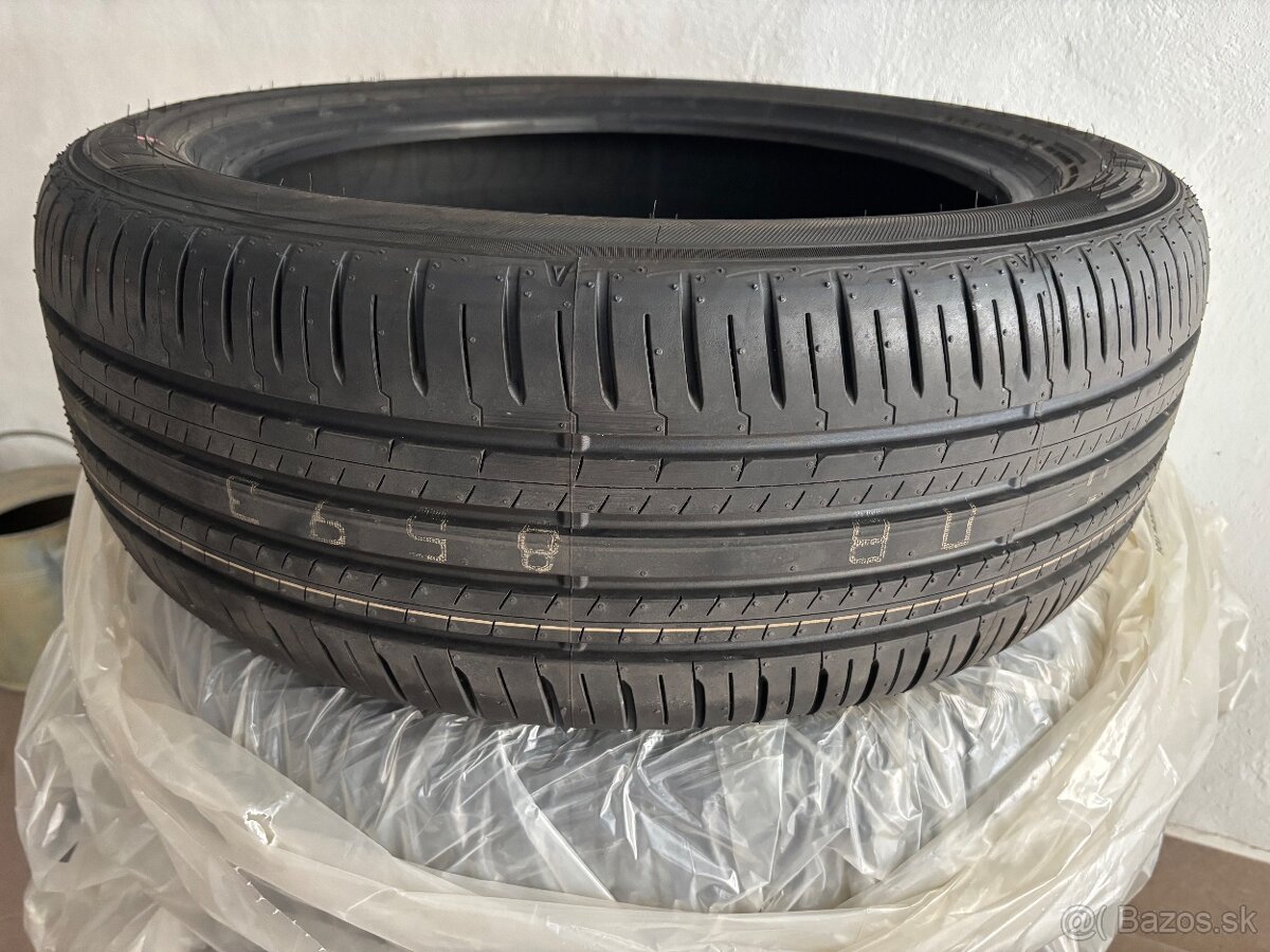 Predám pneu 215/50 R18