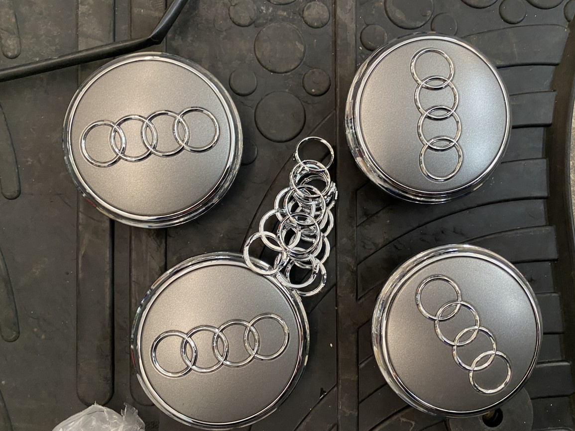 4L0601170 krytky kolies AUDI originál