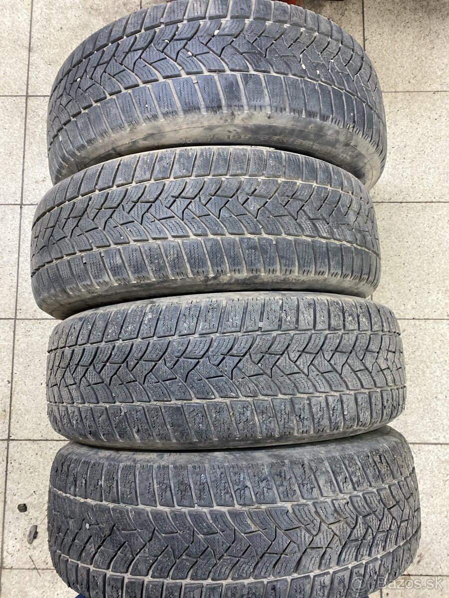 Predam jazdené zimne pneumatiky Dunlop 195/65 R15