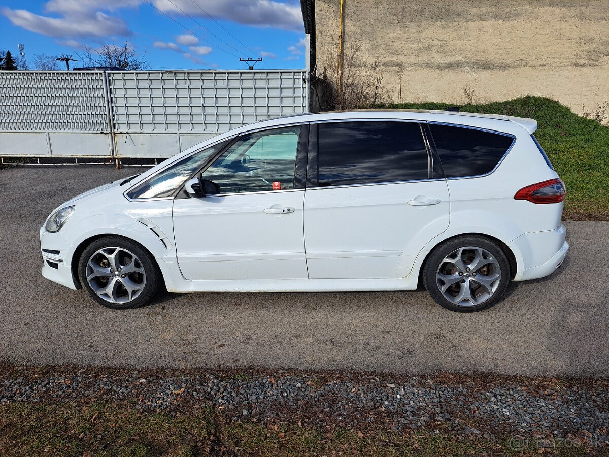 FORD S-MAX TITANIUM