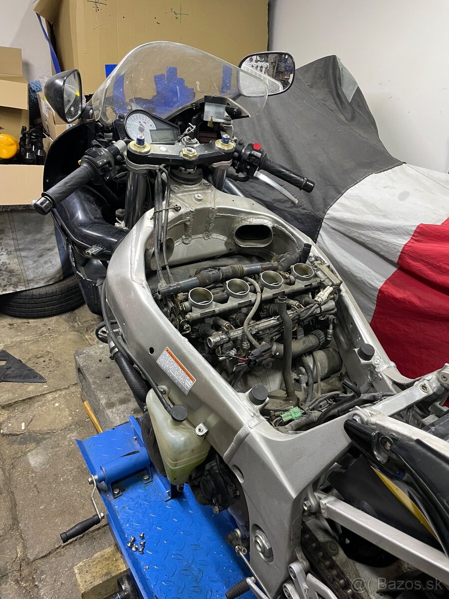 Suzuki GSXR 600 K2 motor