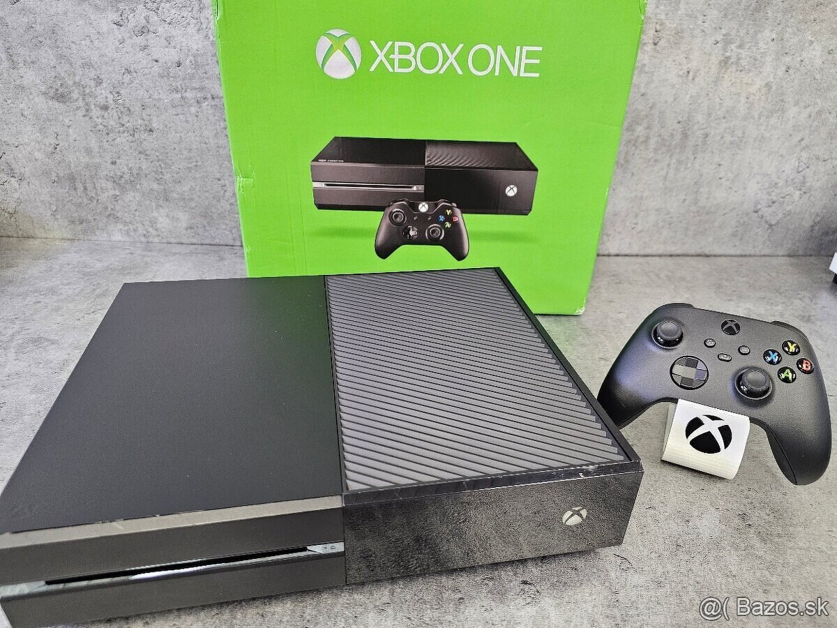 Xbox One 500GB, 1 ovládač (Kinect) + darček