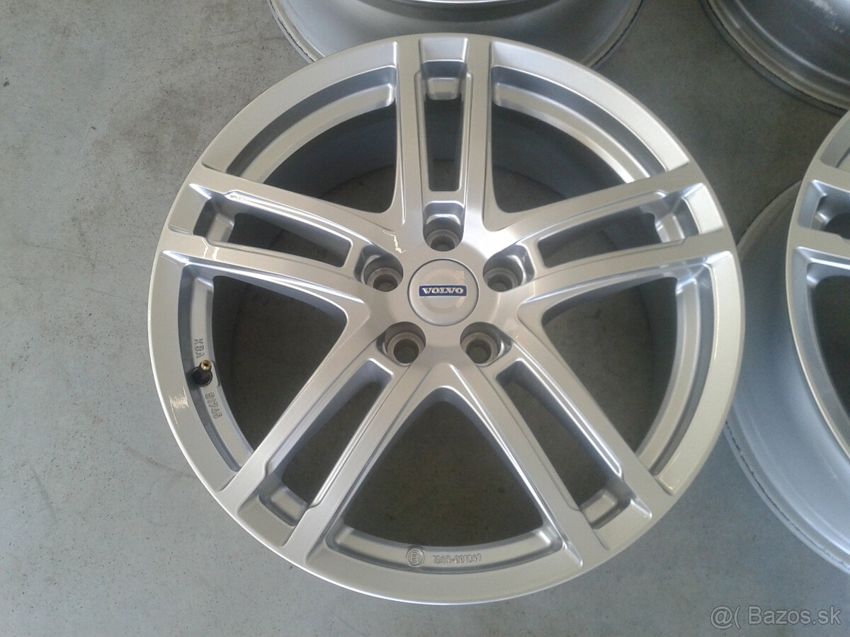 Ponukam ALU 5x108 R18 7,5J ET50,5 DEZENT VOLVO