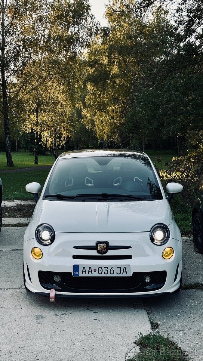 Abarth 500 1,4 TURBO, Xenon, Carplay, PANO, AAC, Perleť