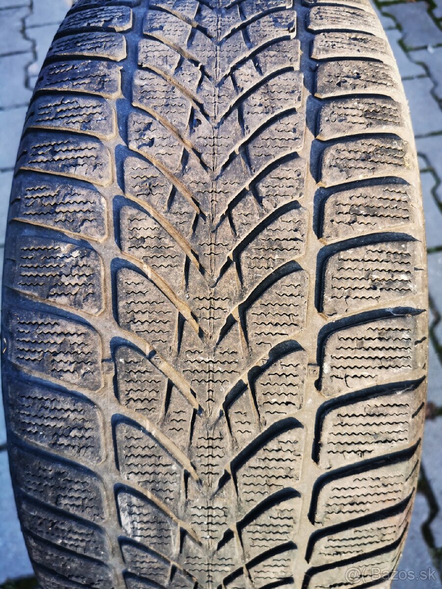 Zimné pneu 225/50 r17 Dunlop