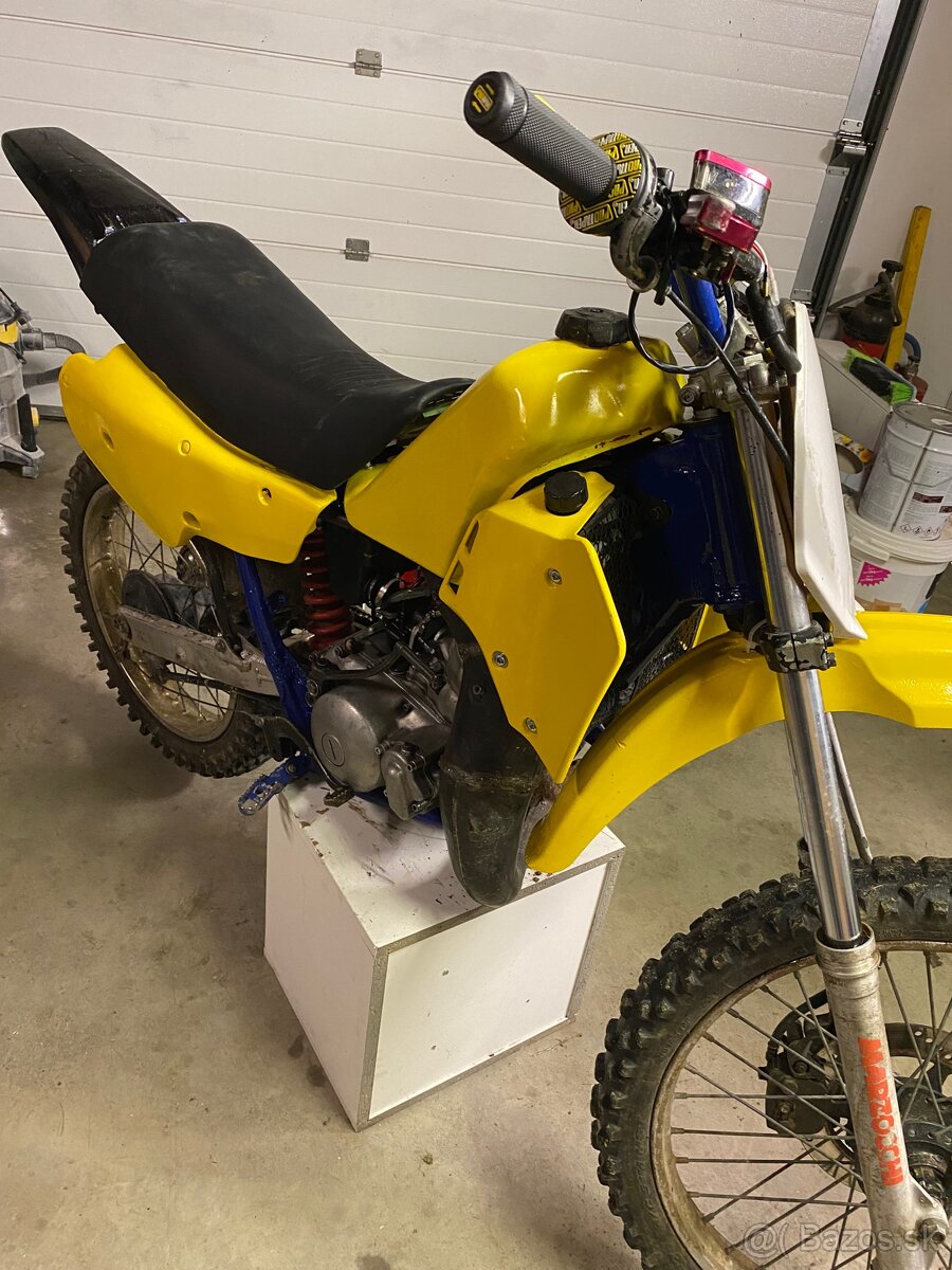 Suzuki rm125