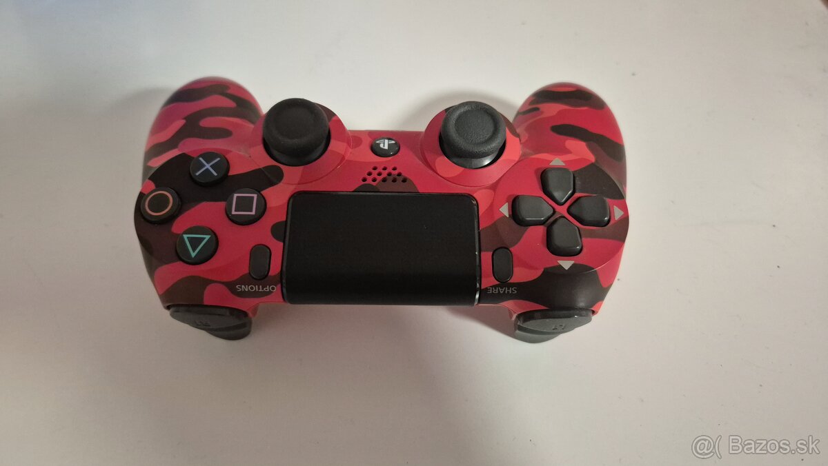 Maskáčovo Červený PS4 Ovládač