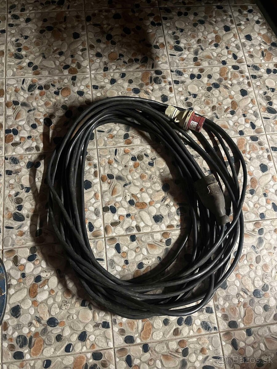 ELEKTRICKY KABEL NA 380 V CIRKULAR SROTOVNIK