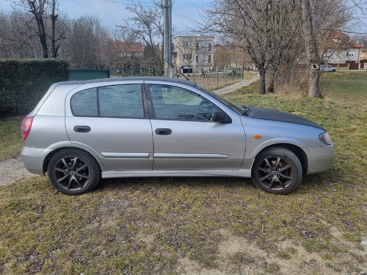 Nissan almera