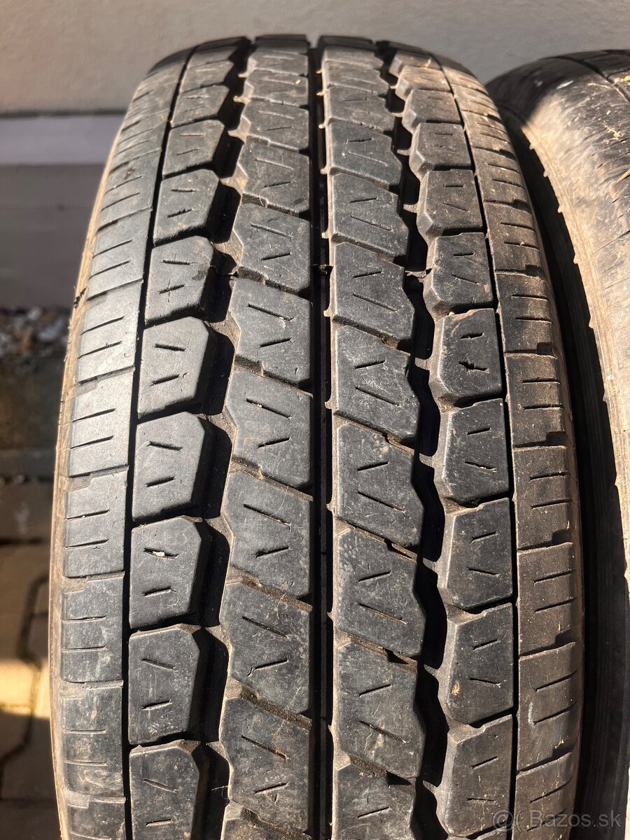 205/65R16C Falken letne