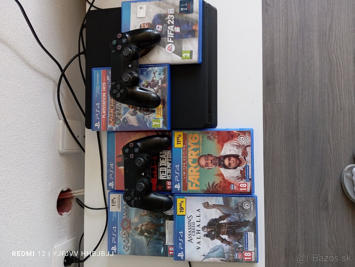 PS4+2ovladace a 6 hrier