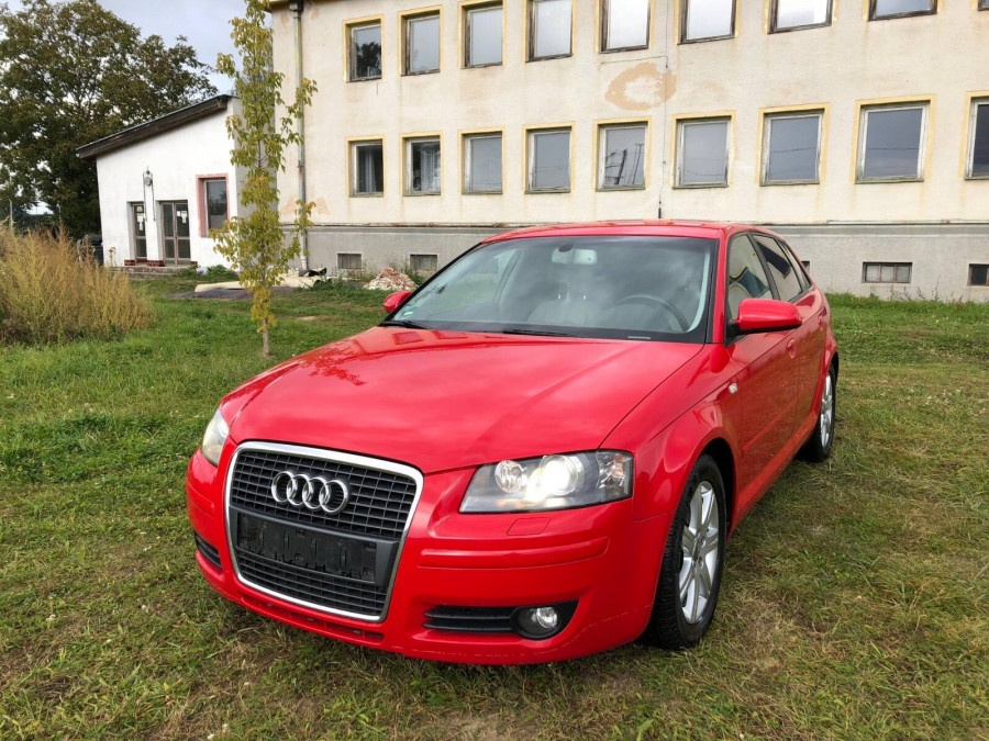 Predám Audi A3 Sportback 1,6 TDi 105k Ambition S tronic