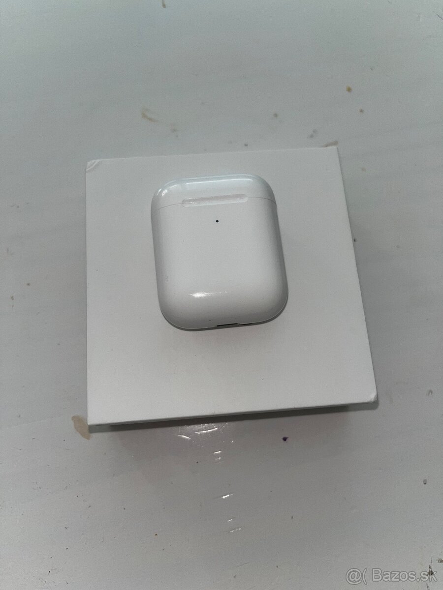 AirPods (1 generácia tuším)