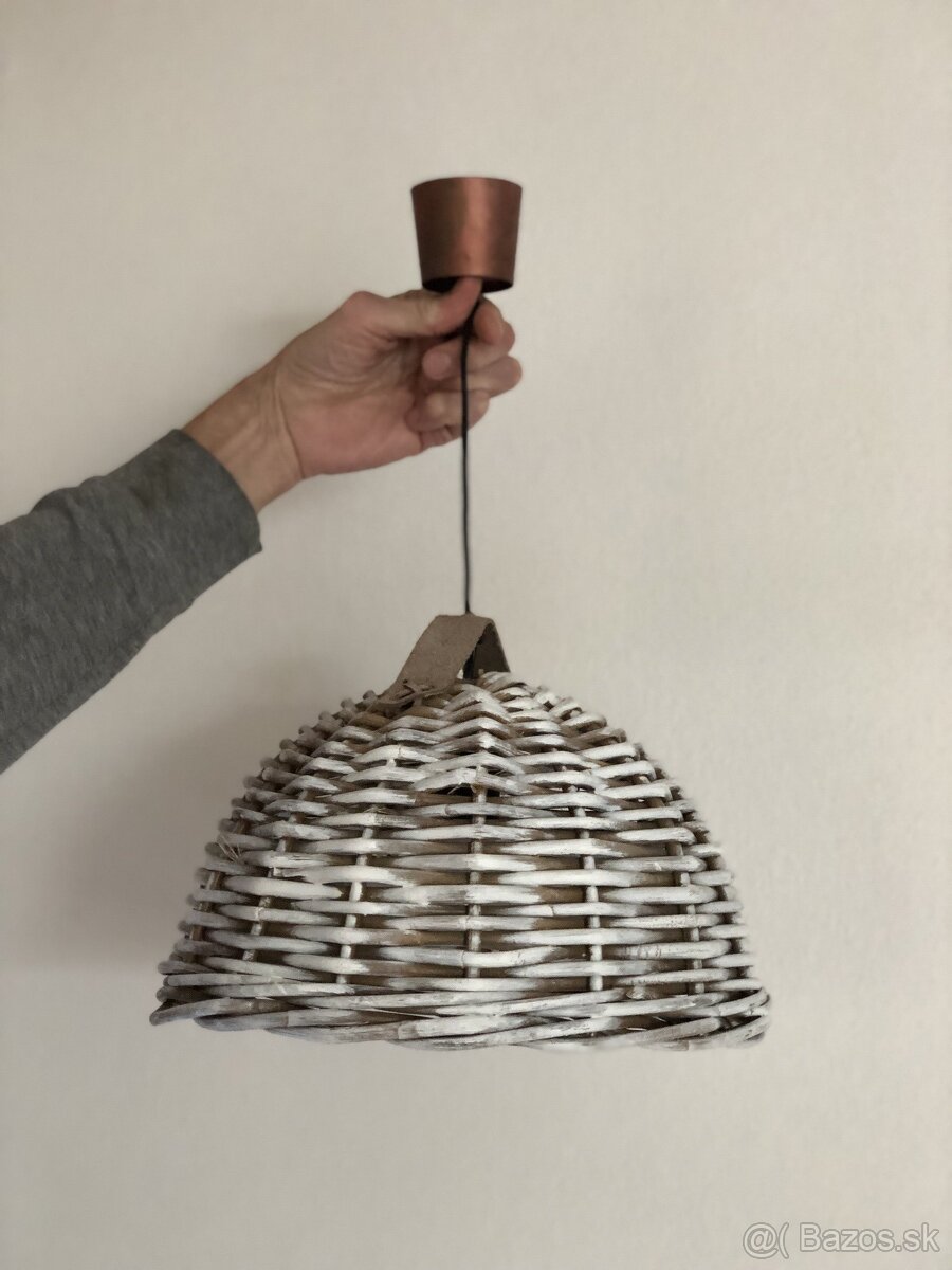 Stropna lampa