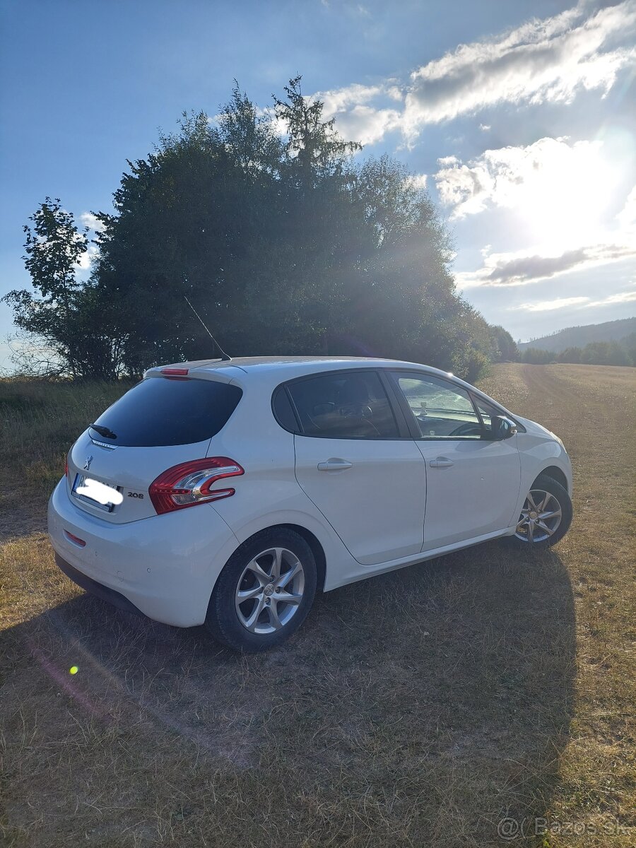 Peugeot 208, r.v.2014, 1.2 PureTech, 60kw, benzín