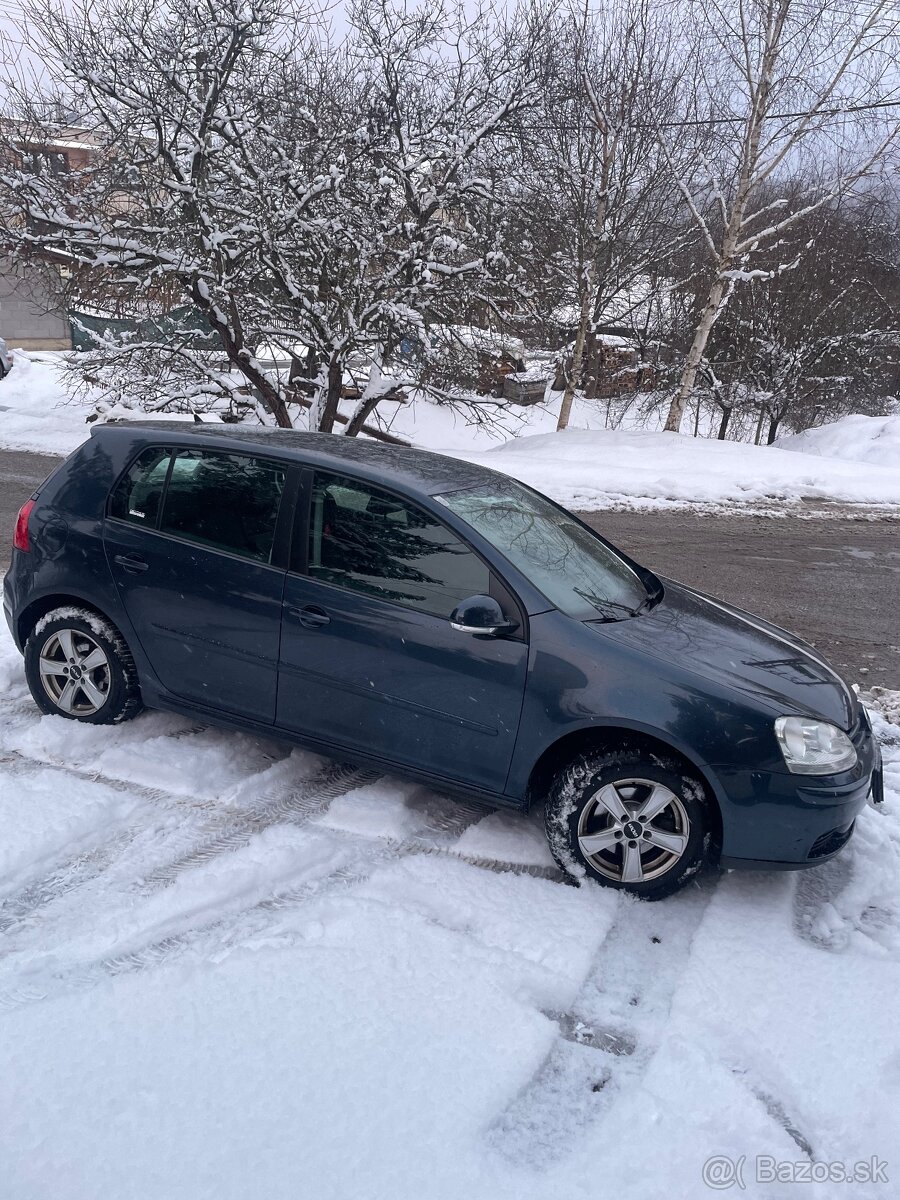 Vw golf 5 benzín 145 tisíc km