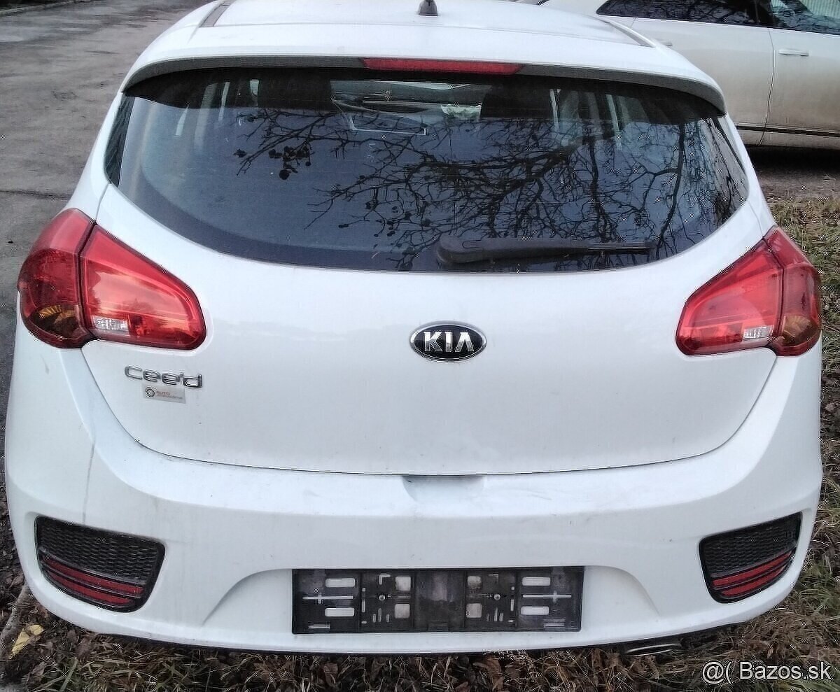 Kia Ceed 1.4 2017 predám MOTOR G4LC, DVERE, svetlo, PREVODOV