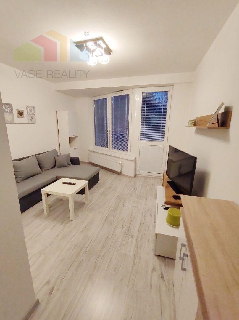 Krásny a útulný 2-izbový byt + KK, + lodžia, 41 m², Nobelova