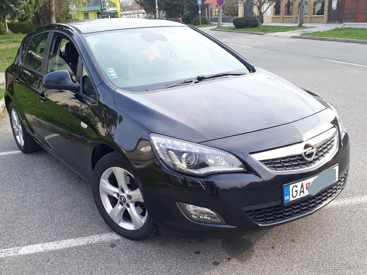 Opel Astra J