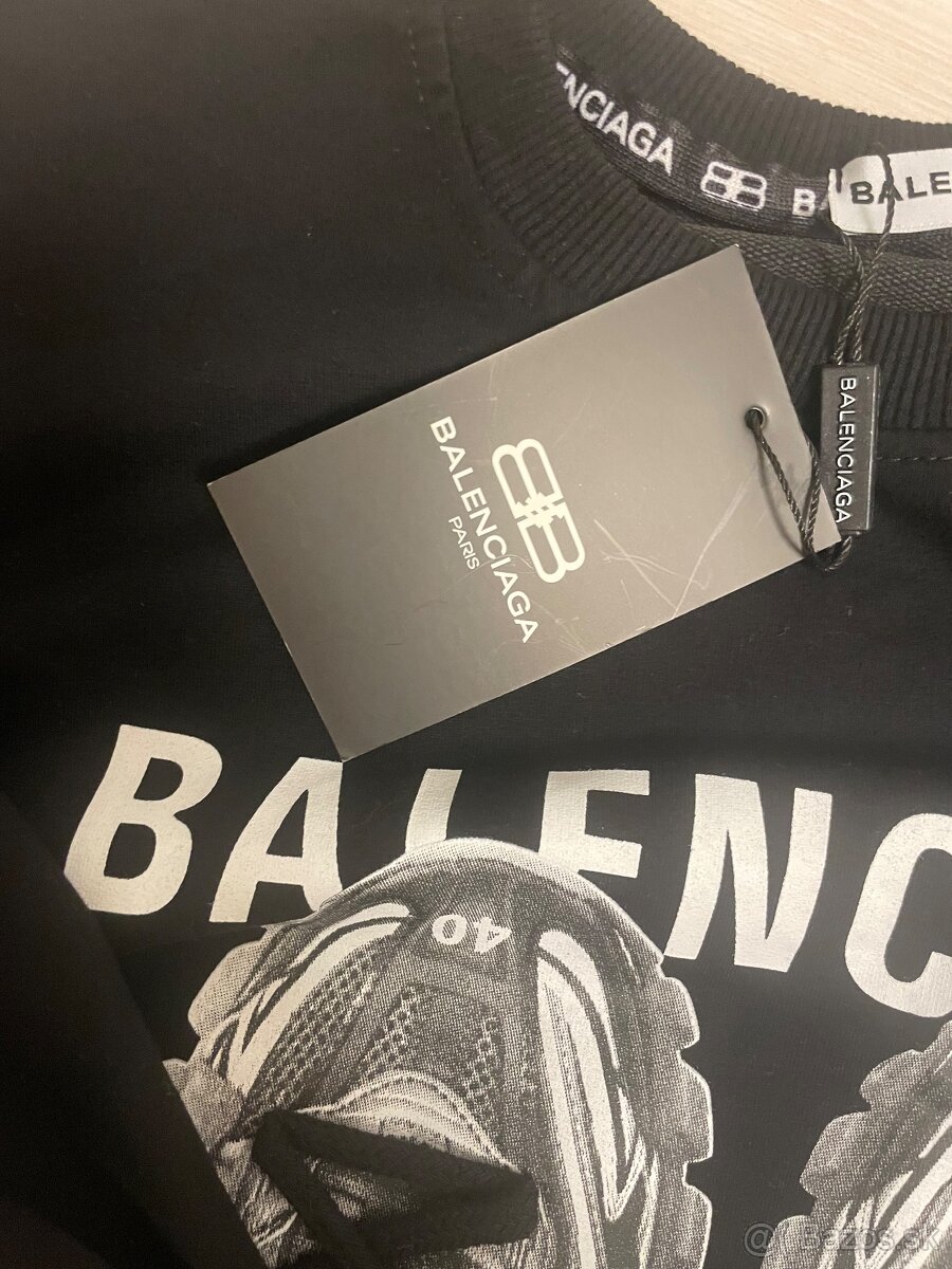 Balenciaga sveter pansky