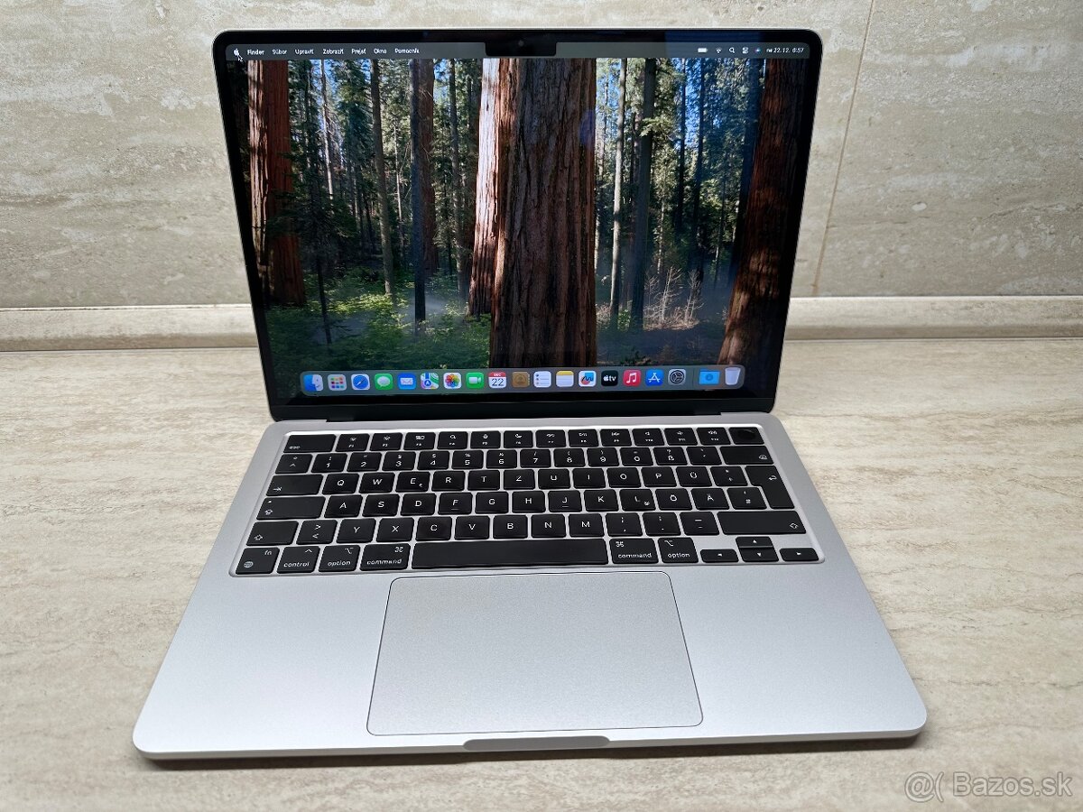 MacBook Air 13 M3 (2024) 16 GB / 512 GB, záruka: 8.11.2025