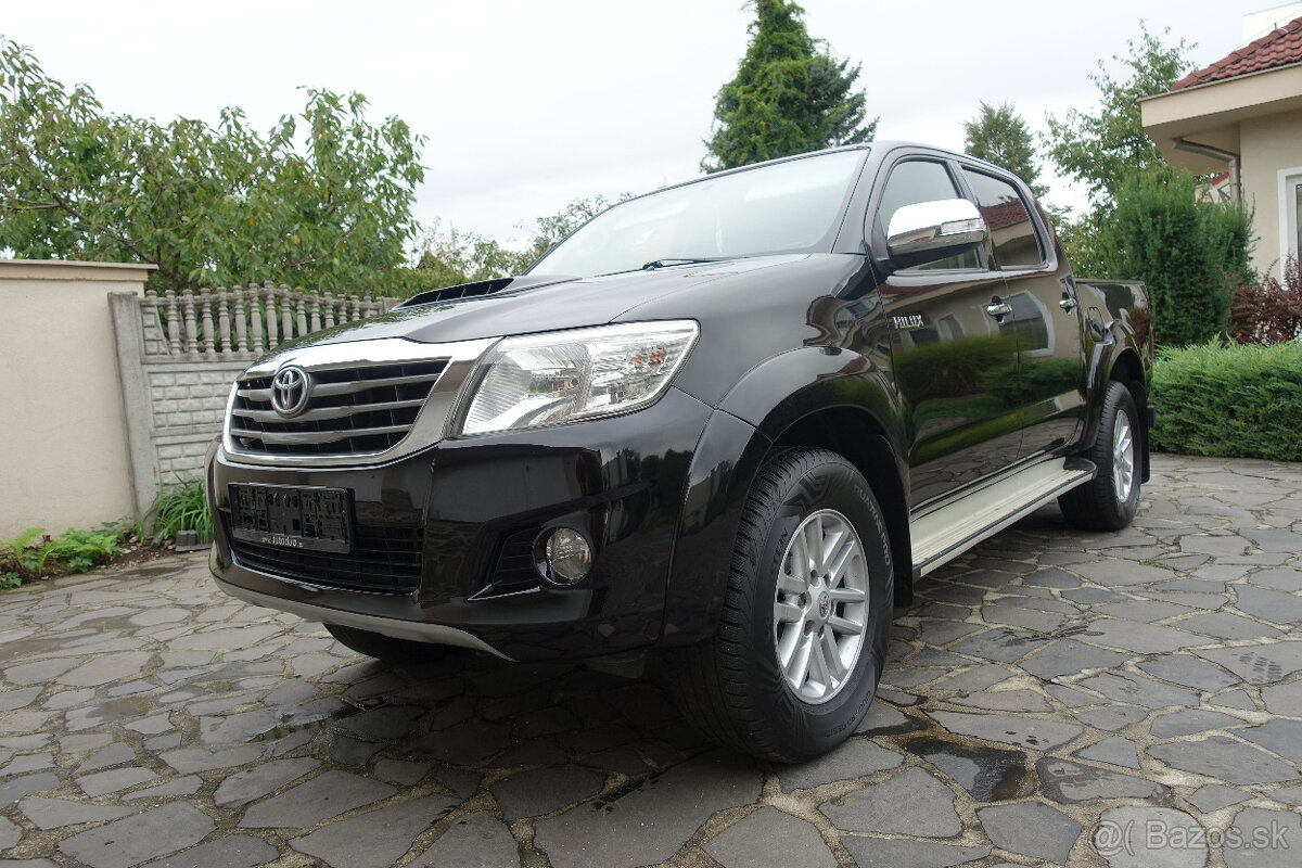 Toyota Hilux DC 3.0 I D-4D  pick up A/T, 126kW, 4d.