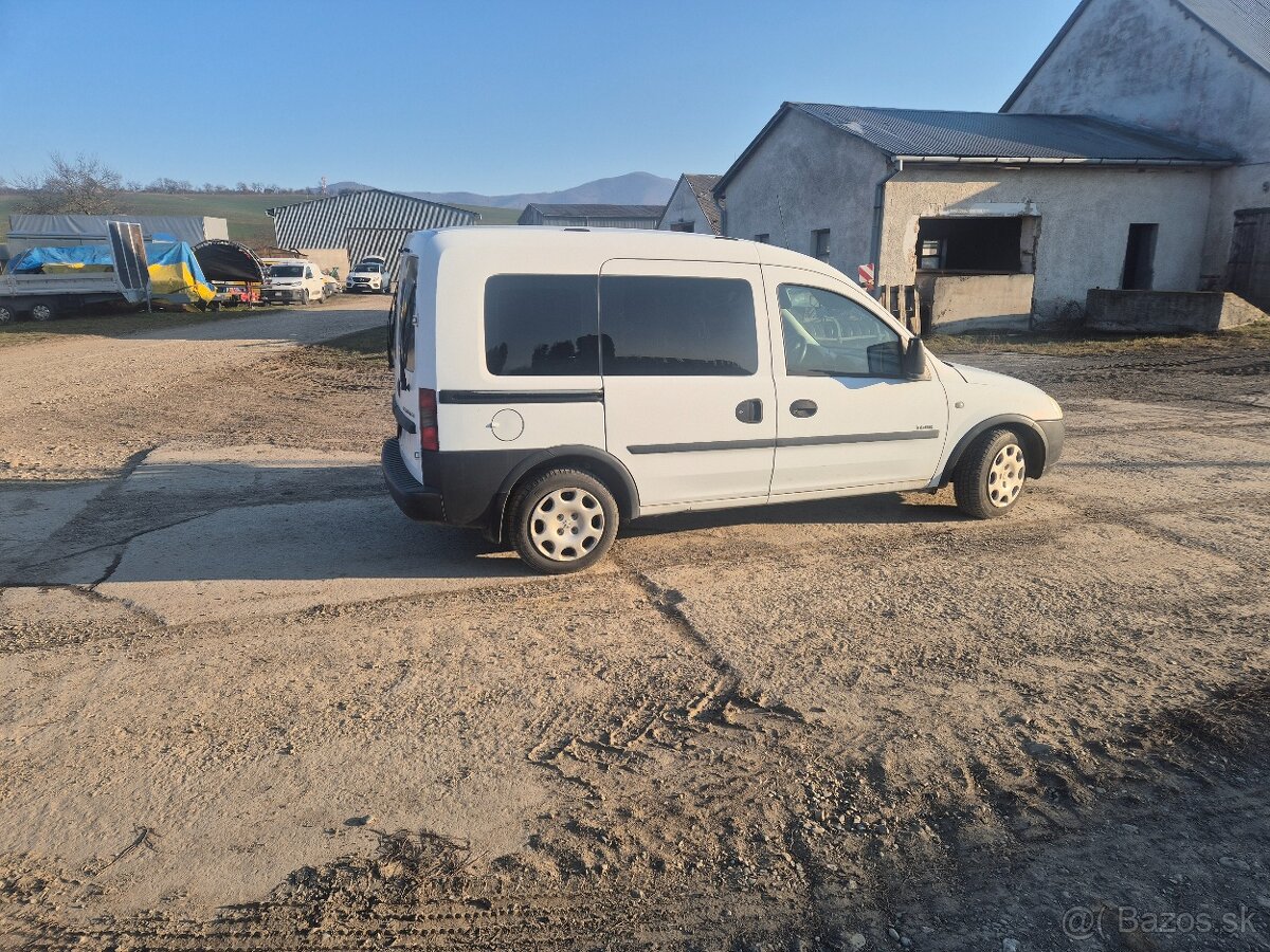 Predam opel combo 1.7Dti