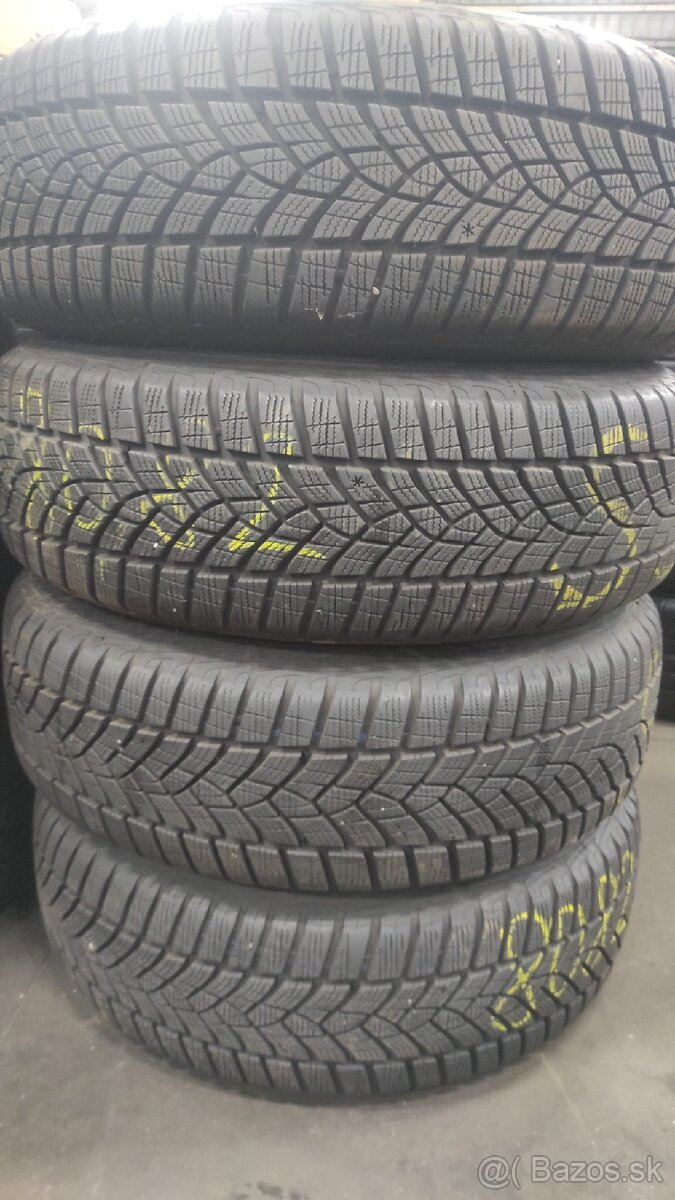 Goodyear 205/60r17 zimné