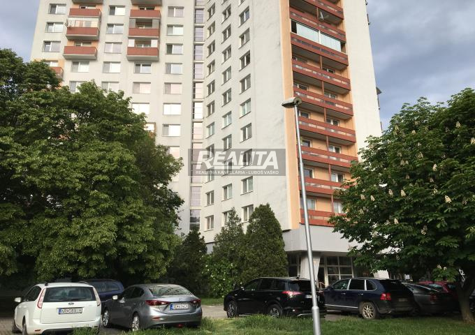 3-IZBOVÝ BYT, CHRENOVÁ I, 72m2, BALKÓN