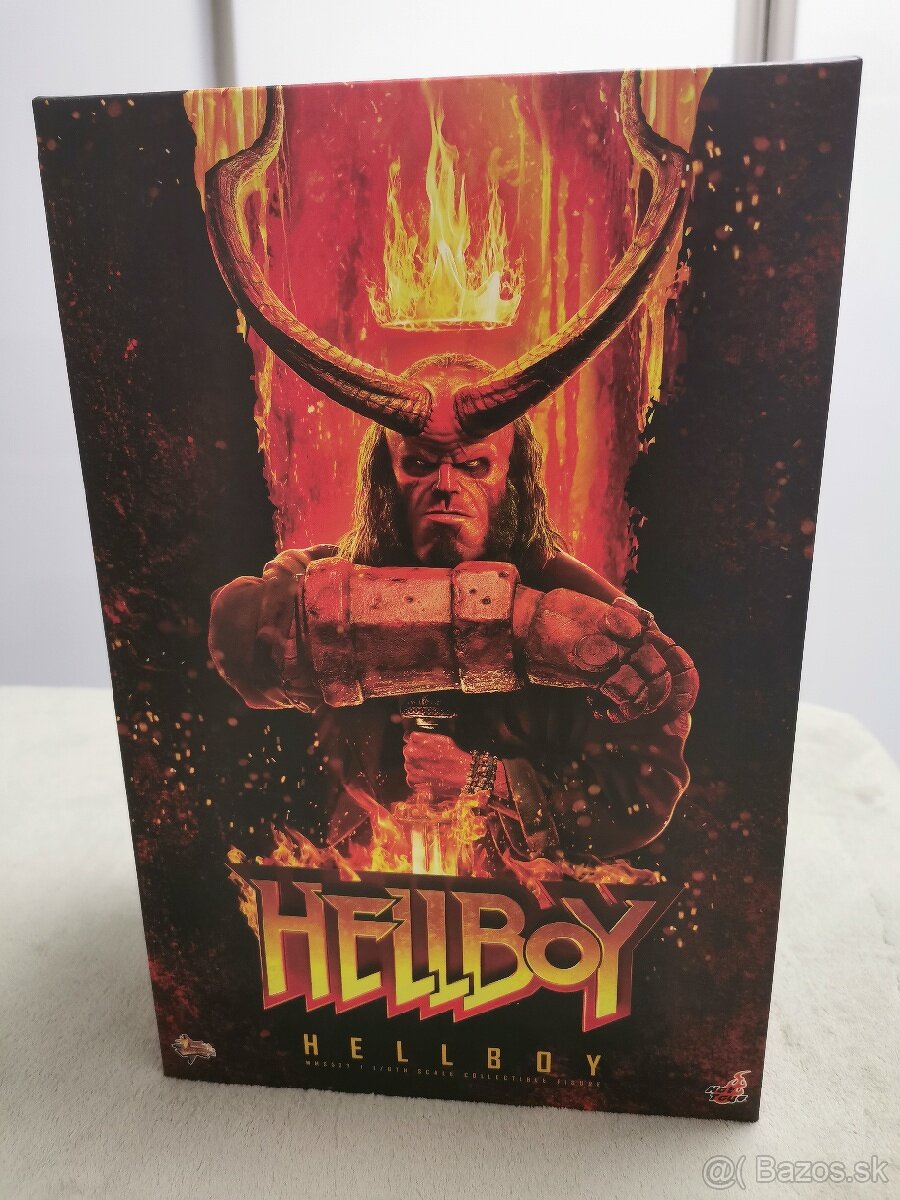 Hellboy - hot toys figúrka 30 cm