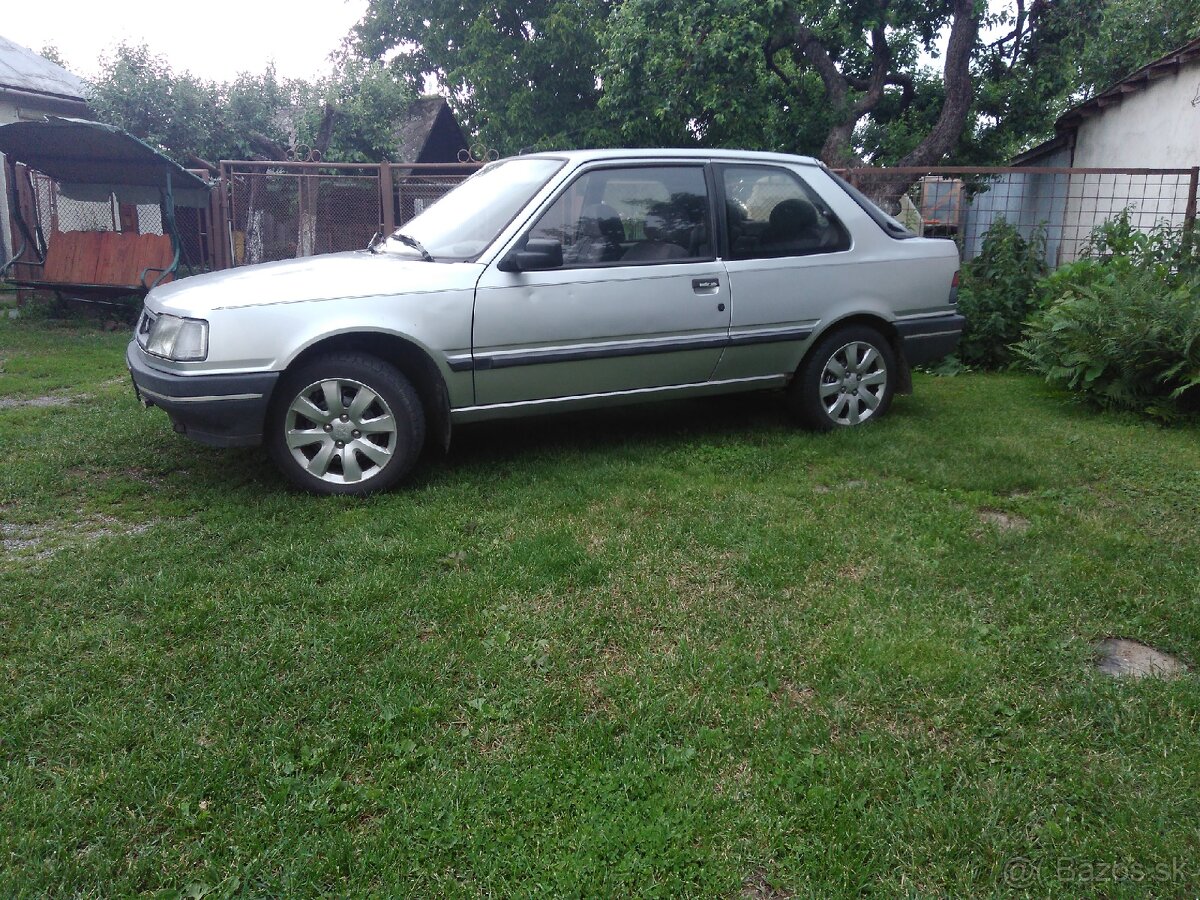 Peugeot 309 D