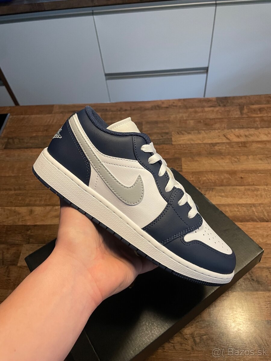 Air Jordan 1 Low Midnight Navy