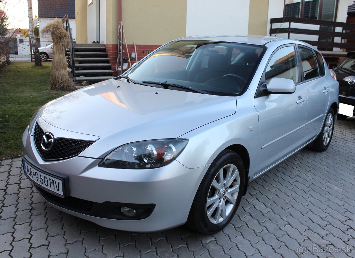 • MAZDA 3 1.6i, 77 kW, Benzín, r.v. 2008 •